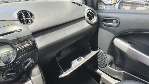 Mazda Mazda 2 Sport Mecánico 2015