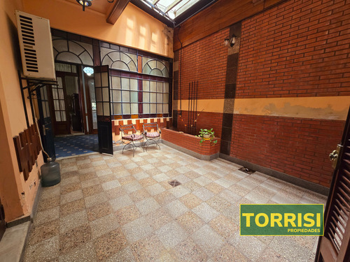 Venta - 5 Amb Ph C/patio Y Cochera/local - Campichuelo 300