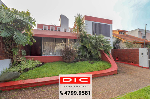 Casa  3 Dormitorios Venta En  Olivos-golf