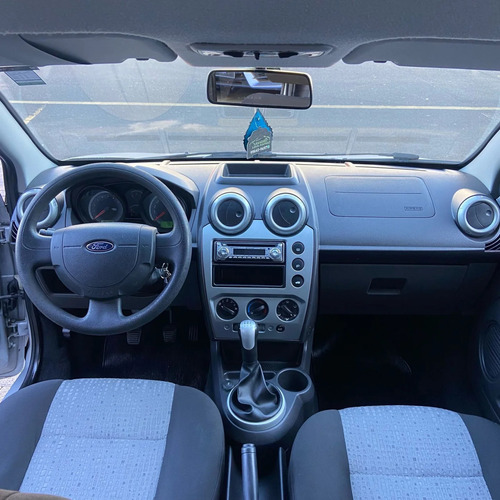 Ford Fiesta 1.6 MPI CLASS SEDAN 8V FLEX 4P MANUAL