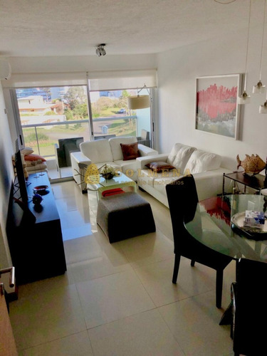 Muy Buen Departamento A Metros De Playa Brava Con Barbacoa Exclusiva!- Ref: 3291