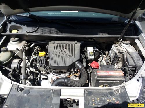 Imagen 10 de 25 de Renault Logan Life