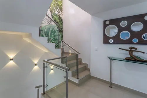 Casa En Venta En Laureles. Cod V12105