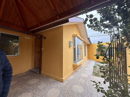 Casa En Venta De 3 Dorm. 2 Baños En La Serena