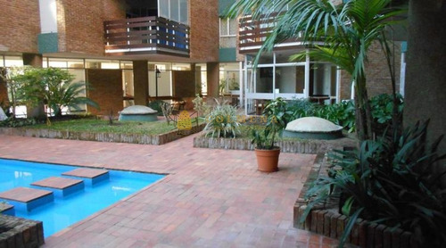 Apartamento A Metros De La Playa Mansa De 2 Dormitorios 2 Baños, Balcon Y Garaje. Se Permuta Por Casa En La Mansa. Consulte!!!!!! - Ref: 1997