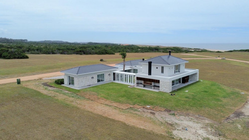 Casa En Las Garzas