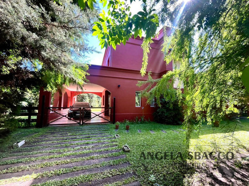 Excelente Casa En San Joaquín.