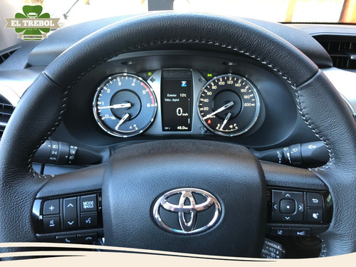 Imagen 9 de 12 de Toyota Hilux Srx 4x4 2.8 Tdi 6at 2022 0km