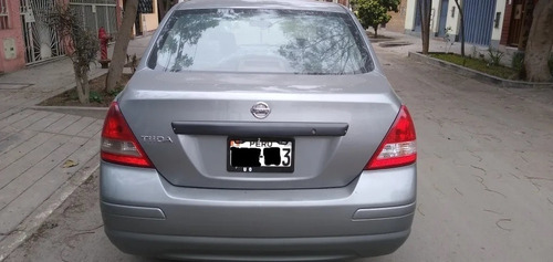 Nissan Tiida Sedan