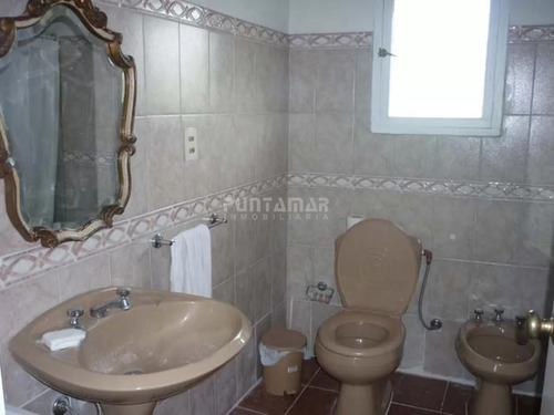 Divina Casa De 4 Dormitorios A Metros De Playa El Chorro