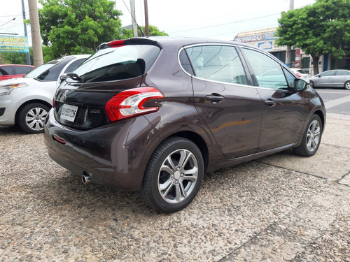 Imagen 5 de 13 de Peugeot 208 1.6 Feline 2014 62000km