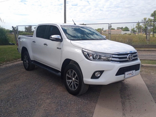 Imagen 4 de 5 de Toyota Hilux 2.8 Cd Srx 177cv 4x4 At 2017
