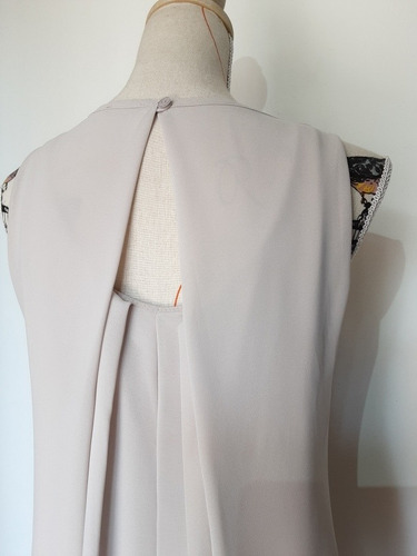 Imagen 4 de 10 de Blusa Holgada Larga, Sin Mangas Y Forro Color Beige, Talla M