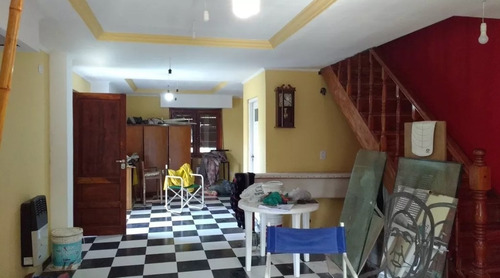 Imagen 3 de 13 de Propiedad De Dos Pisos - Barrio El Cortijo