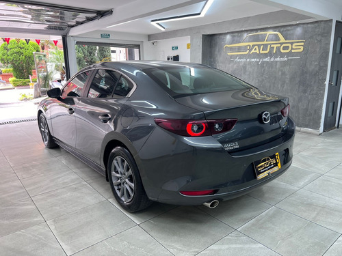 Mazda 3 Touring Híbrido AT 2.0 2023