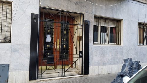 Imagen 1 de 26 de 3 Amb Al Frente Con Balcon ! Pisos Parquet !!! A Mts De Rivadavia - Visitelo...