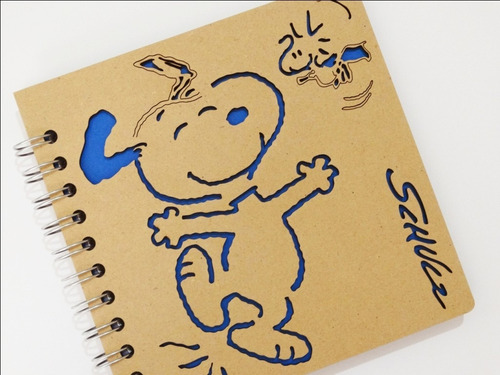 Libreta Madera Corte Láser Snoopy Happy