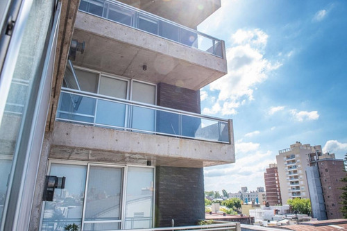 Imagen 15 de 18 de Departamento Venta Abasto 2 Dormitorios Auxiliar Amplio Terraza Parrillero Único Cochera