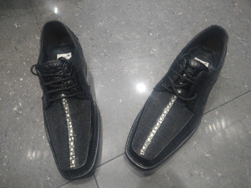 Zapato De Vestir Mantaraya Con Cocodrilo En Color Negro