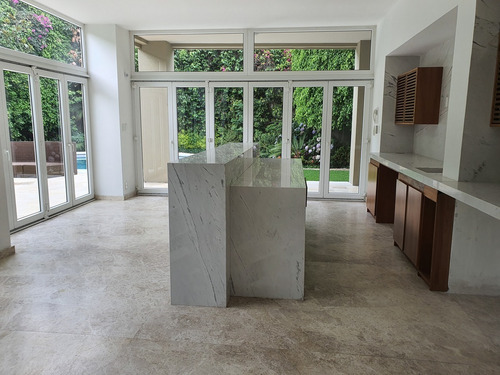 Majestuosa Residencia En Jardines Del Pedregal (r)