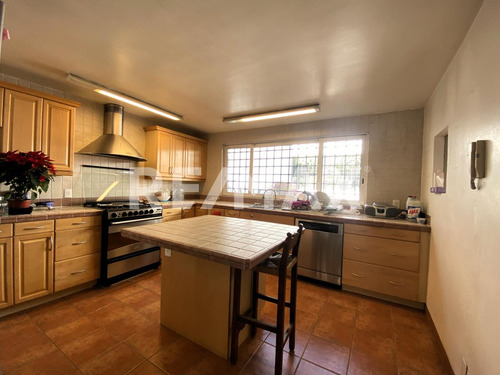 Vive El Lujo En Santa Fe: Casa Con Vistas, Comodidades Y Ubicación Única