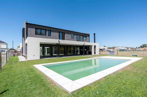 Imagen 3 de 30 de Casas En Venta En Venta-barrio Cerrado- City Bell