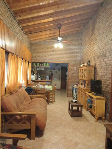 Venta Casa Sobre Peron Amplio Lote C Pileta Y Mueb