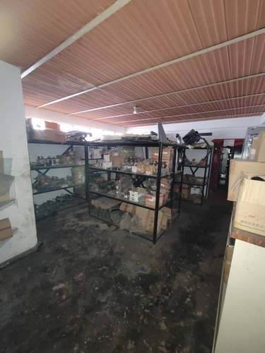 Se Ofrece En Venta Galpón. Sector Las Vegas De Cagua