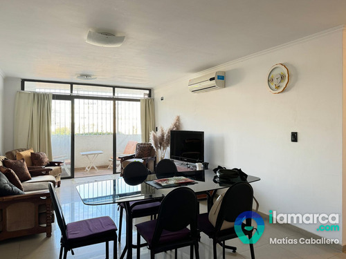 Departamento A La Venta En El Centro De Carlos Paz De 2 Dormitorios 2 Cocheras Y Pileta
