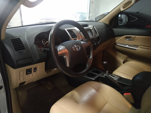 Imagem 9 de 15 de Toyota Hilux Sw4 2.7 Sr 4x2 16v Flex 4p Automático