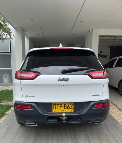Jeep Cherokee 3.2 Longitude Plus