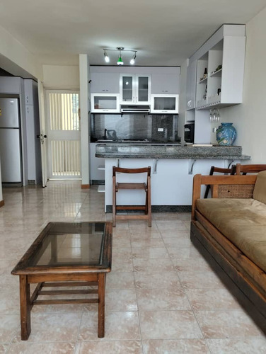 Vendo Apartamento En Parque Mar Los Corales, 52m2 Cocina Remodelada Incluye La Acción. Del Club Zhernandez