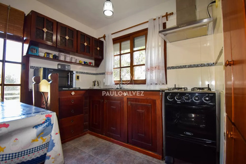 Casa En Alquiler Temporal En Playa Grande, Dos Dormitorios, Un Baño. Predio Cercado.