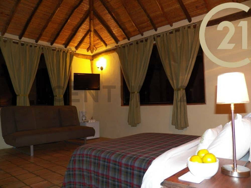 Amplia Casa De Campo En La Asunción