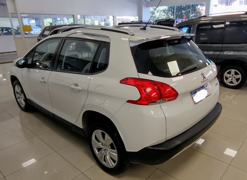 Imagen 13 de 15 de Peugeot 2008 Allure 1.6 Nav.