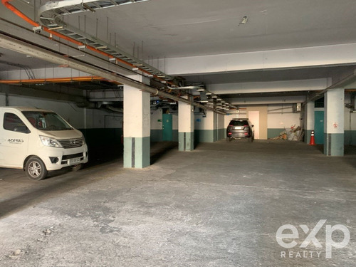 Oficina En Arriendo En Las Condes, Amplitud Y Conectividad