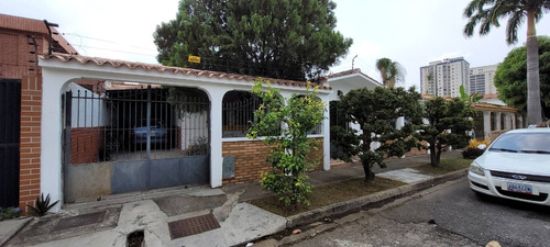 Casa En Venta En Valles De Camoruco, Valencia 183419 Lz