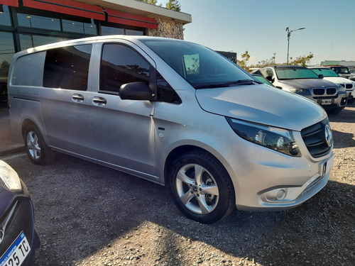 Imagen 2 de 16 de Mercedes Benz Vito 111 Cdi Furgon Plus Aa 2021
