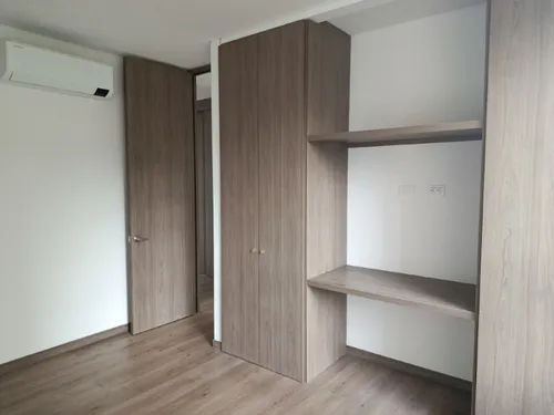 Apartamento En Arriendo Ubicado En El Poblado Sector Los Balsos (27099).