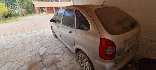 Imagem 7 de 8 de Citroën Xsara Picasso 2003 2.0 Exclusive 5p