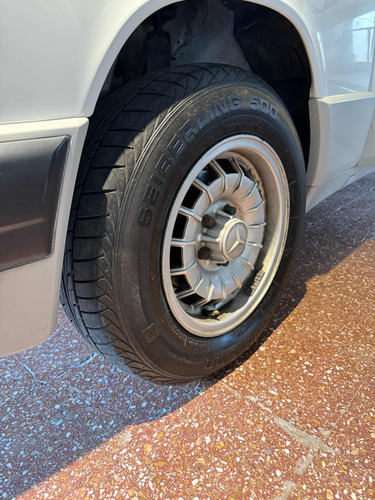 Mercedes-Benz 190 2.0 E