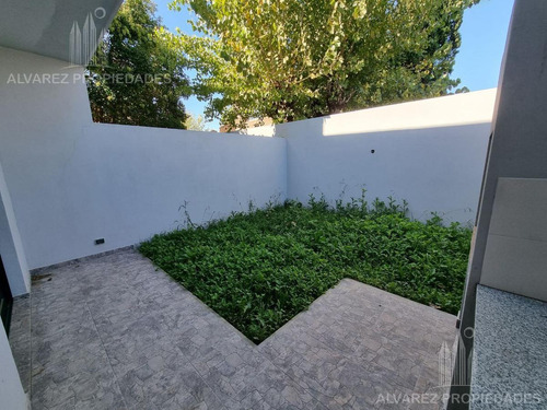 Imagen 20 de 22 de Departamento 2 Ambientes Venta Castelar Patio