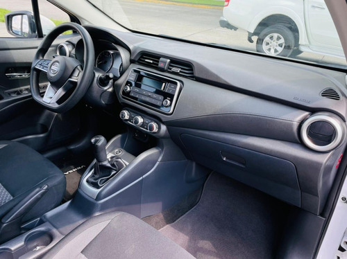 Imagen 8 de 8 de Nissan Versa Sense Blanco 2020
