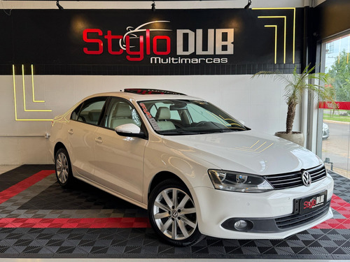 Volkswagen Jetta 2.0 Comfortline Flex 4p Automática