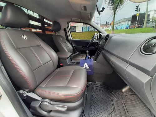 Imagen 8 de 10 de Volkswagen Amarok Estacas 4x4 2.0 2015