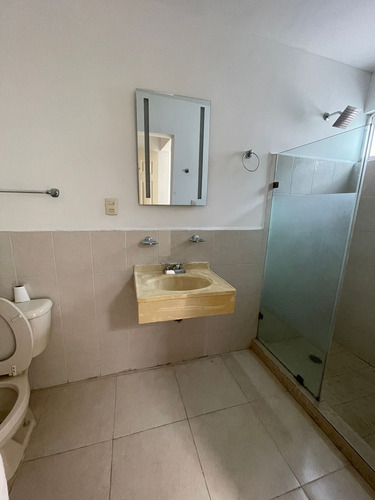 Casa En Fraccionamiento Privado, 3 Recámaras, 2.5 Baños, Doble Cochera, Vigilancia 24/7, Cocina De Cuarzo