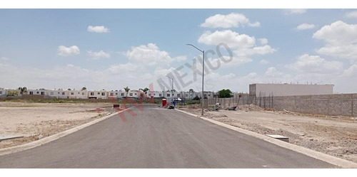 Terrenos En Venta En Área De Senderos, Campiñas De Iberia, Cerrada No7 Lotes 22 (400m2) Y 47...