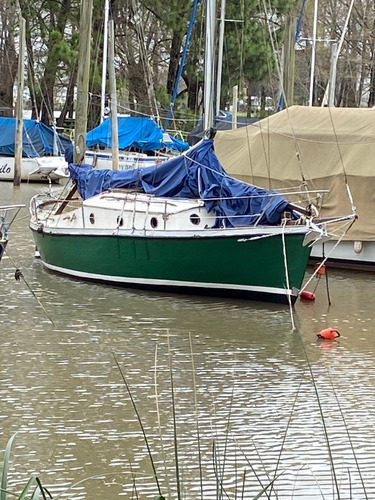 Velero Clásico De Madera, Con Vela Cangreja