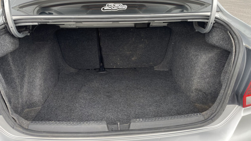 Volkswagen Vento 1.6 Confortline Mt Diesel