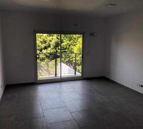 Imagen 7 de 16 de Departamento 2 1/2 Amb - Al Frente - Con Patio Y Cochera - Entrega Inmediata